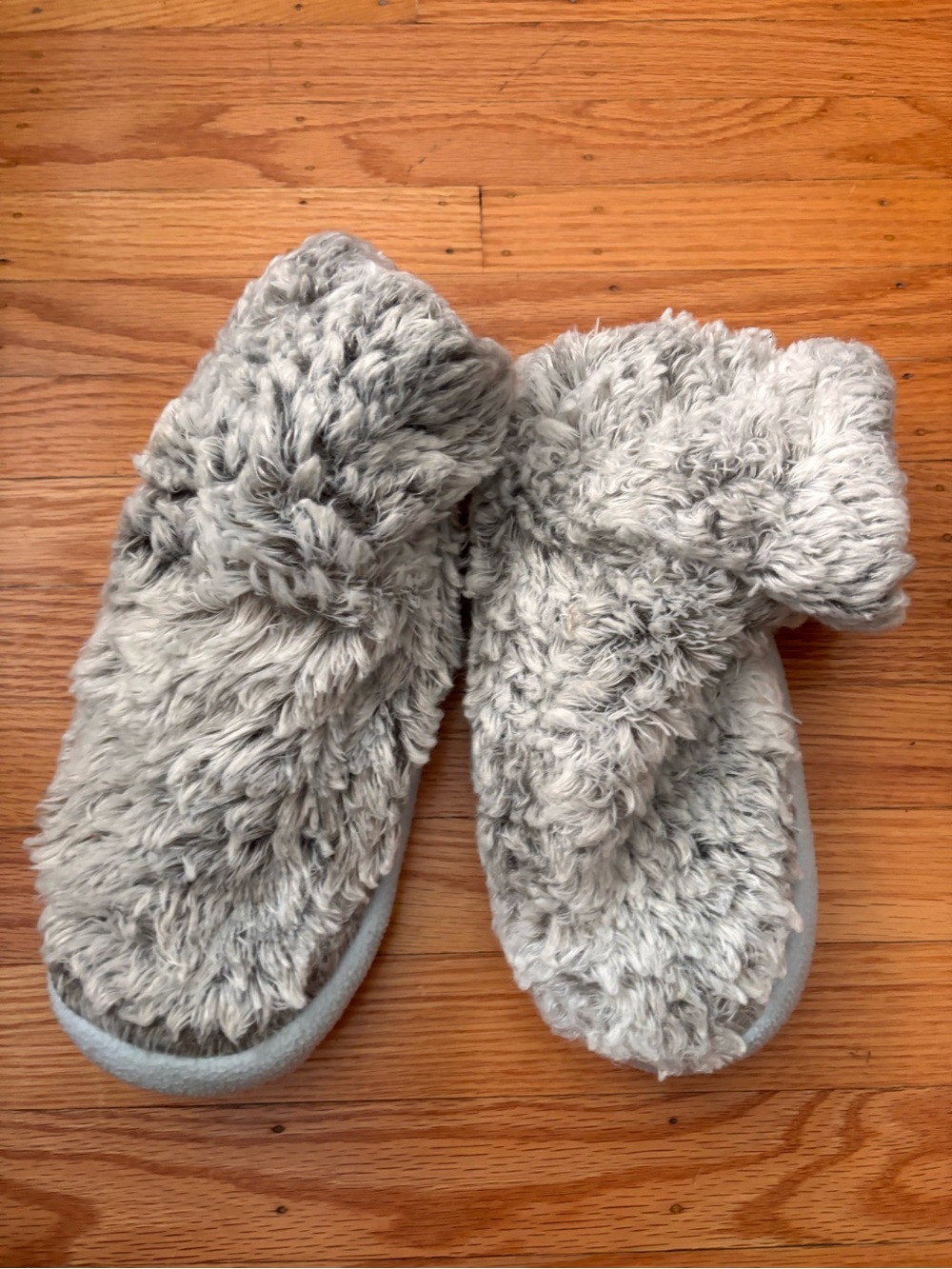 Women 6/7 -Fuzzy Gray Plush Slip-On Slippers